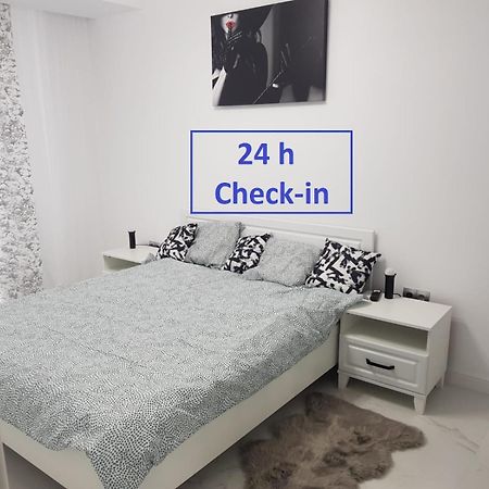 New Transilvania Apartment คลูจ-นาโปกา ภายนอก รูปภาพ